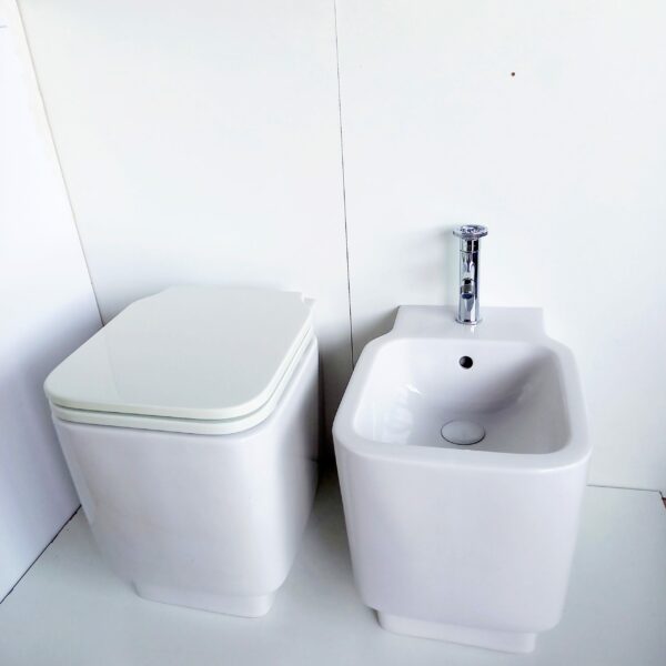 Coppia di sanitari Flow a terra bianchi - immagine 5