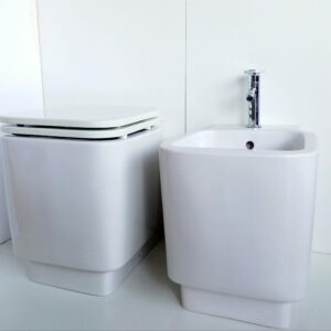 Coppia di sanitari Flow a terra bianchi