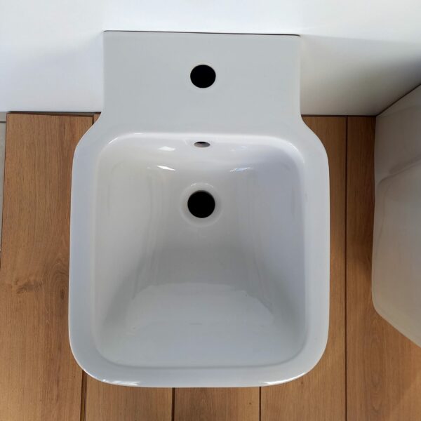 Coppia di sanitari Flow a terra bianchi - immagine 2