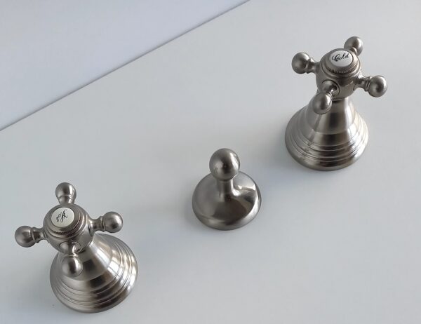 Rubinetteria bidet tre fori Borgo Vecchio argento antico