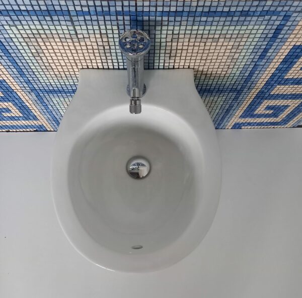 Coppia di sanitari Paros a terra bianchi - immagine 5