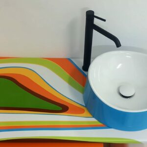 Composizione Texture multicolor con lavabo